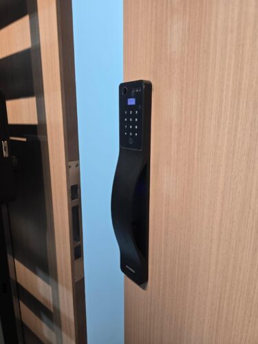 Hyundai HY8 Digital Door Lock photo review